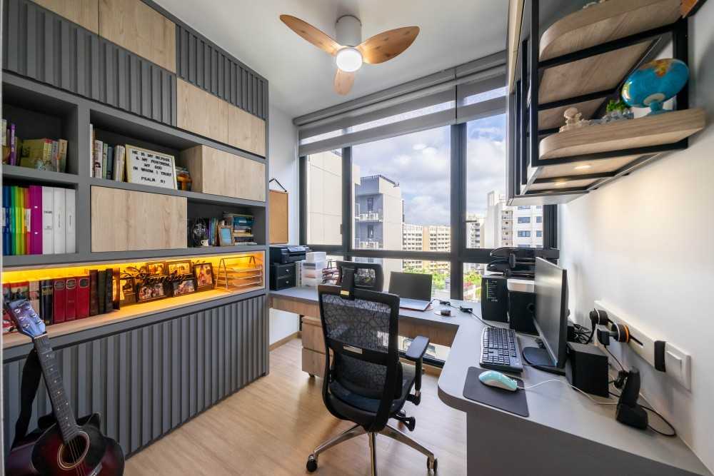 Modern Home Office with Bookshelf and Desk