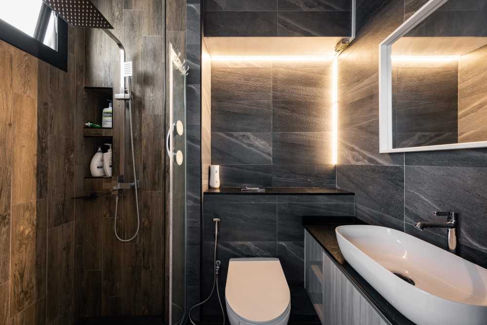 Scandinavian Bathroom with Countertop and Homogeneous Tiles