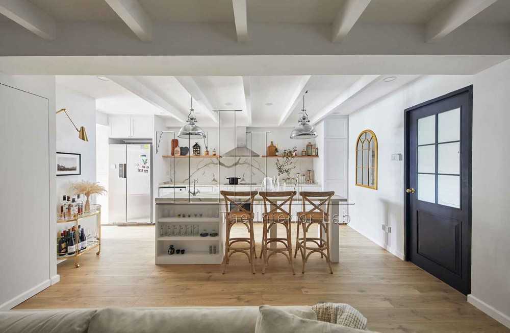Country Kitchen with Parquet Floor and Kitchen Island