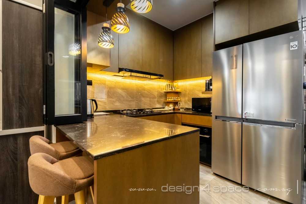 Contemporary Kitchen with Countertop and Wood Flooring