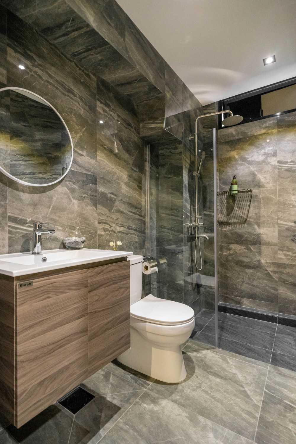 Modern Bathroom with Mirror and Shower Screen