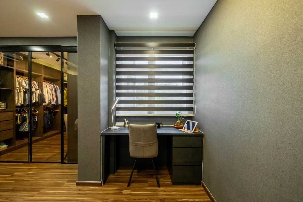 Modern Bedroom with Vinyl Flooring and Wardrobe
