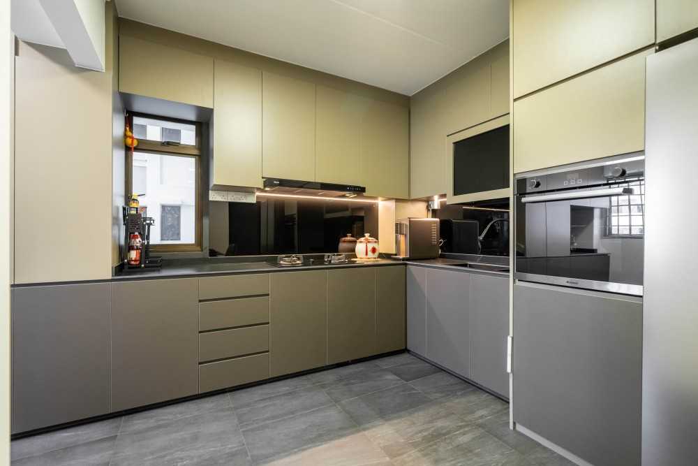 Modern Kitchen with Vinyl Flooring and Marble Floor