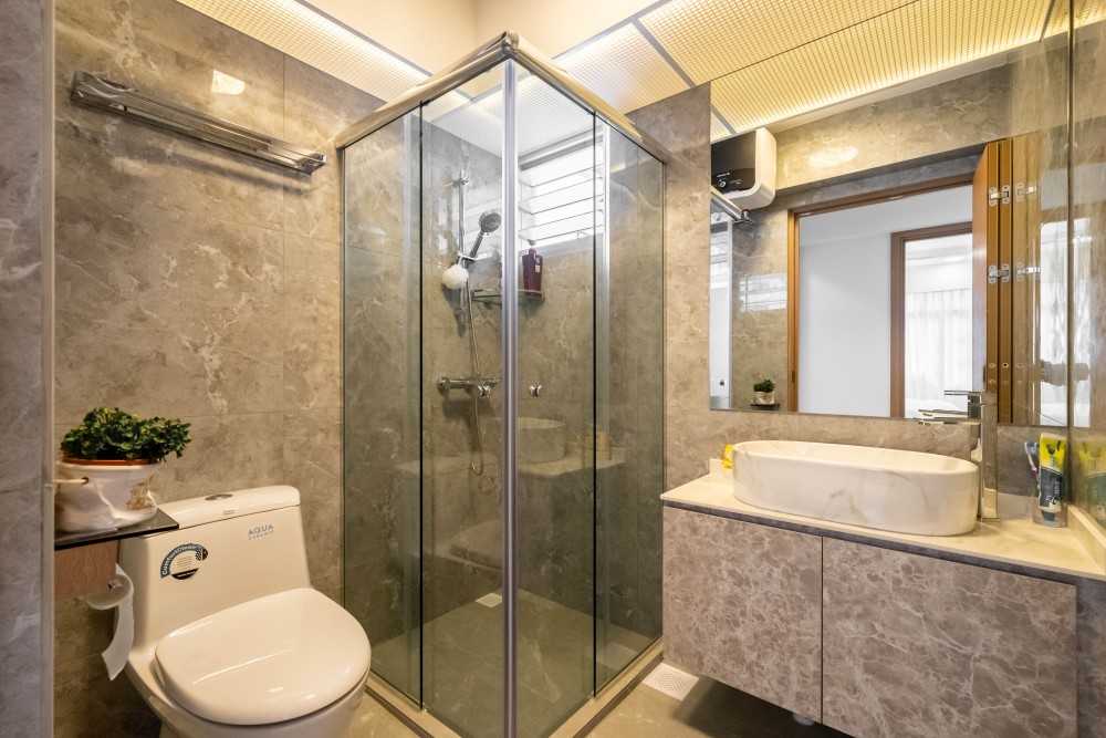 Modern Bathroom with Vinyl Flooring and Herringbone Tiling