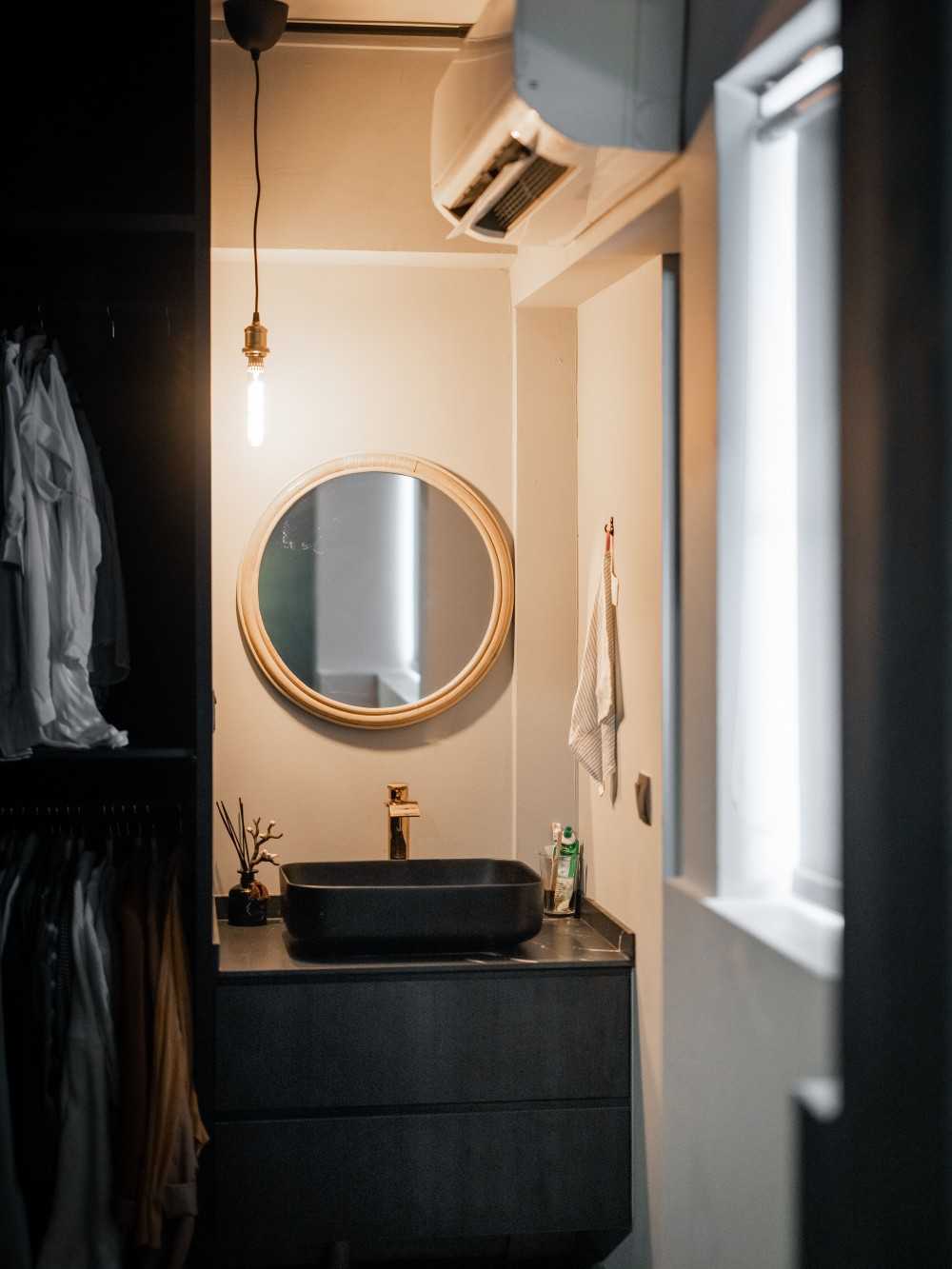 Industrial Walk-in Wardrobe with Mirror and Wardrobe