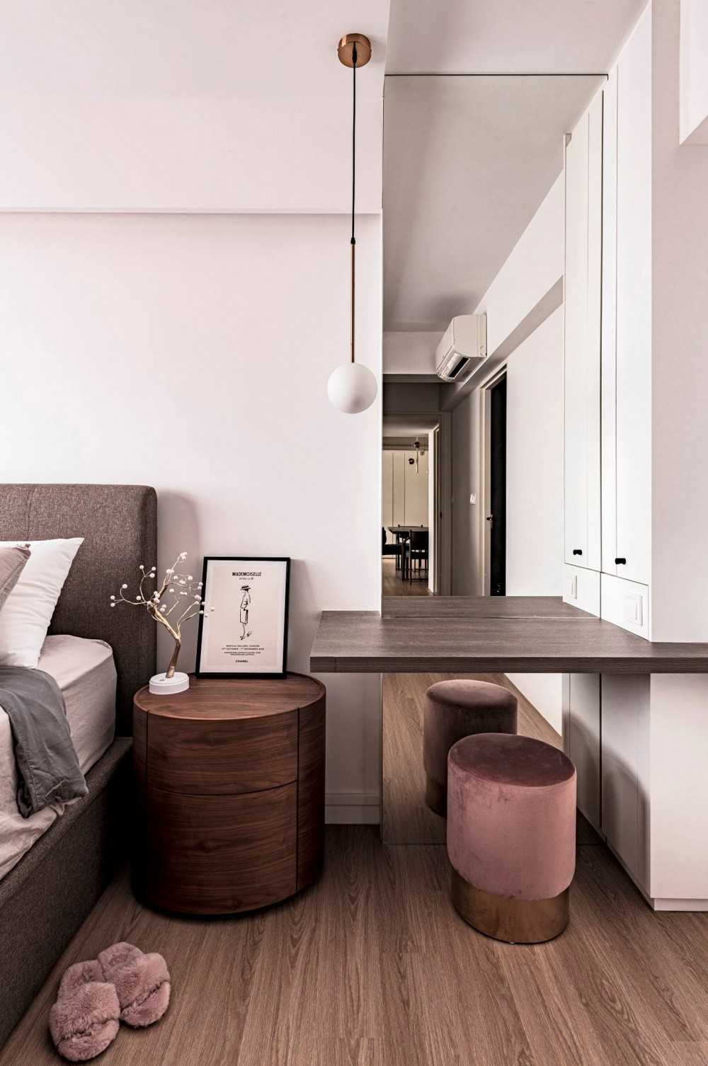 Contemporary Bedroom with Parquet Floor and Granite Floor