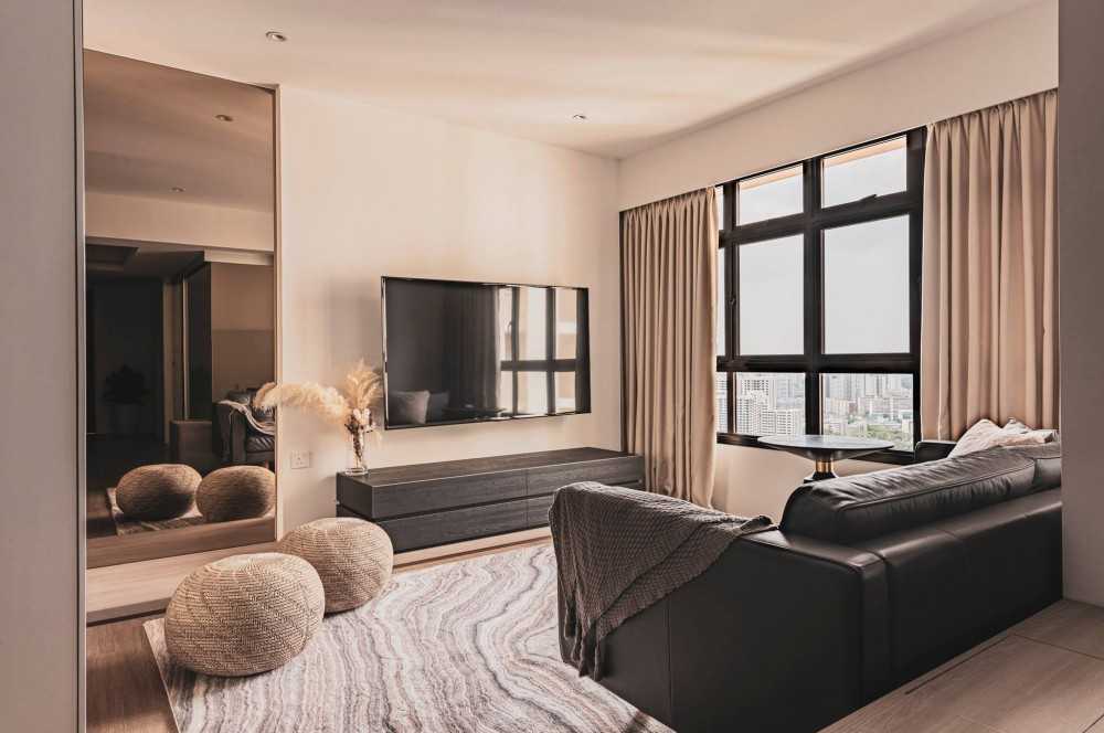 Contemporary Living Room with Settee and Countertop