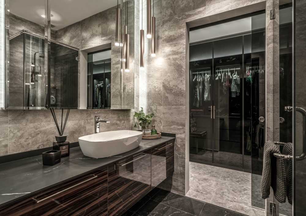 Contemporary Bathroom with Mirror and Wardrobe