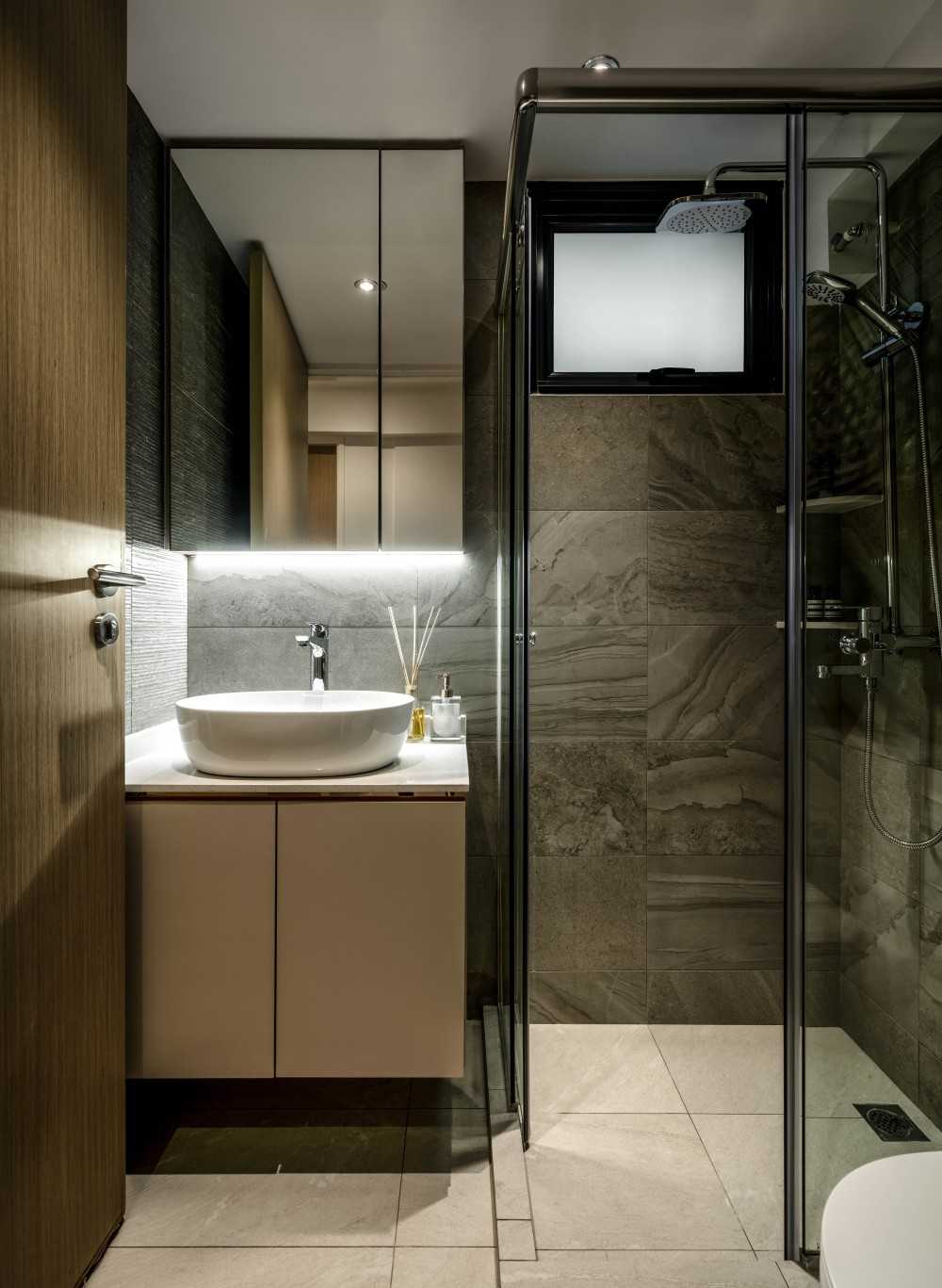 Contemporary Bathroom with Bathroom Storage and Bathroom Tap