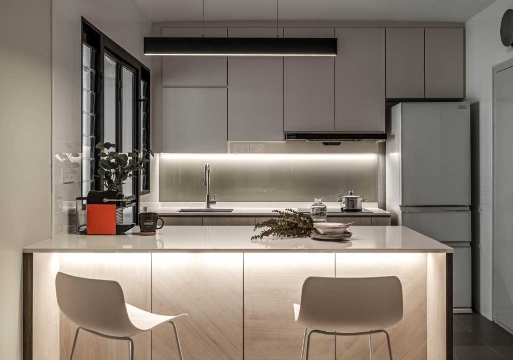 Contemporary Kitchen with Bar Counter and Bar Stool