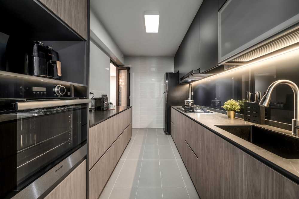 Contemporary Kitchen with Countertop and Kitchen Tap