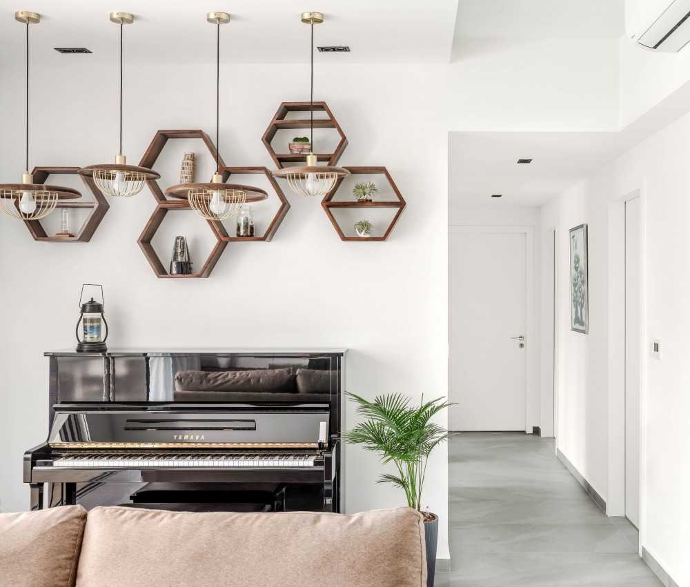 Vintage Living Room with Lighting and Decorative Lighting