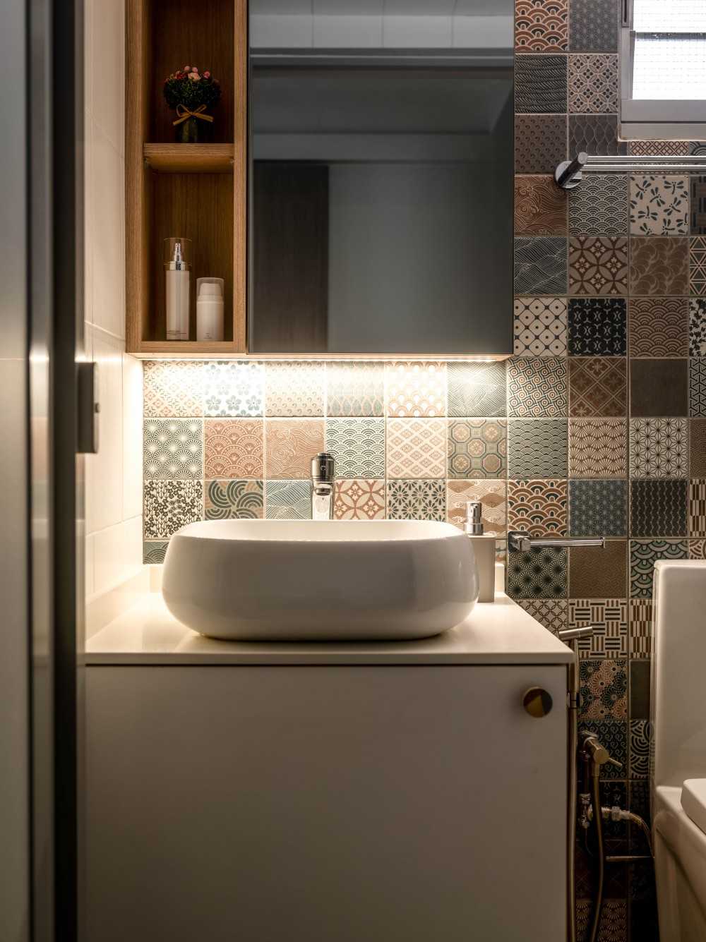 Scandinavian Bathroom with Mirror and Bathroom Tap