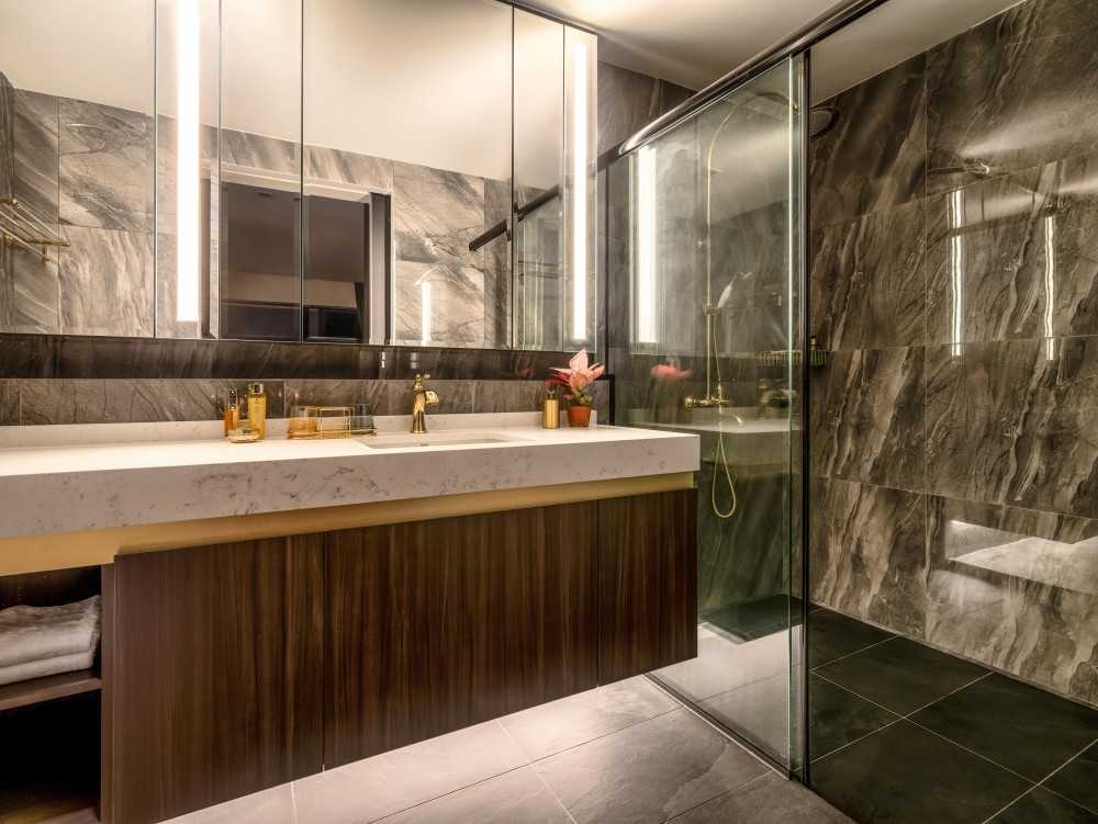 Modern Bathroom with Showers and Flooring