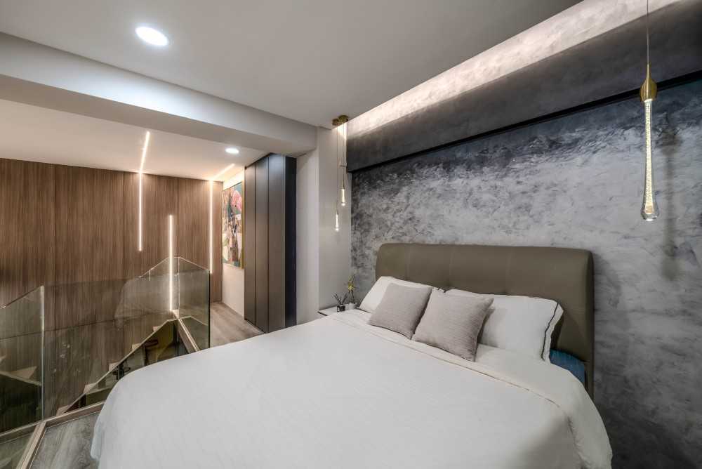Modern Bedroom with Queen Bed and Bed