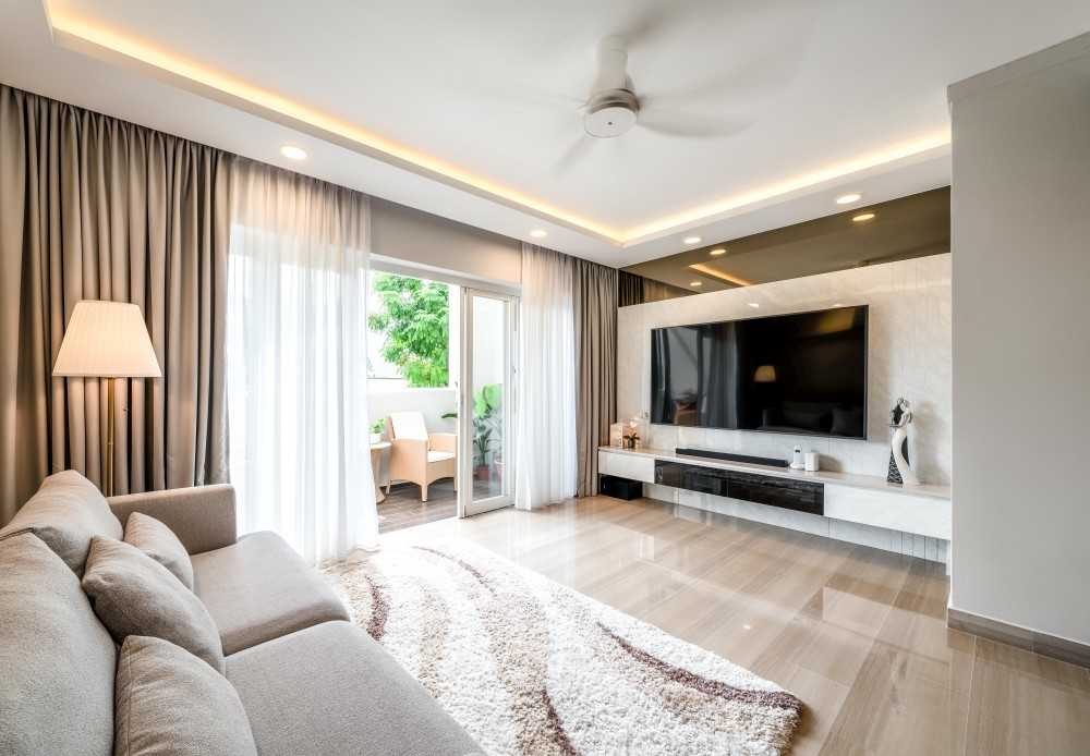 Modern Living Room with Carpet and Curtain