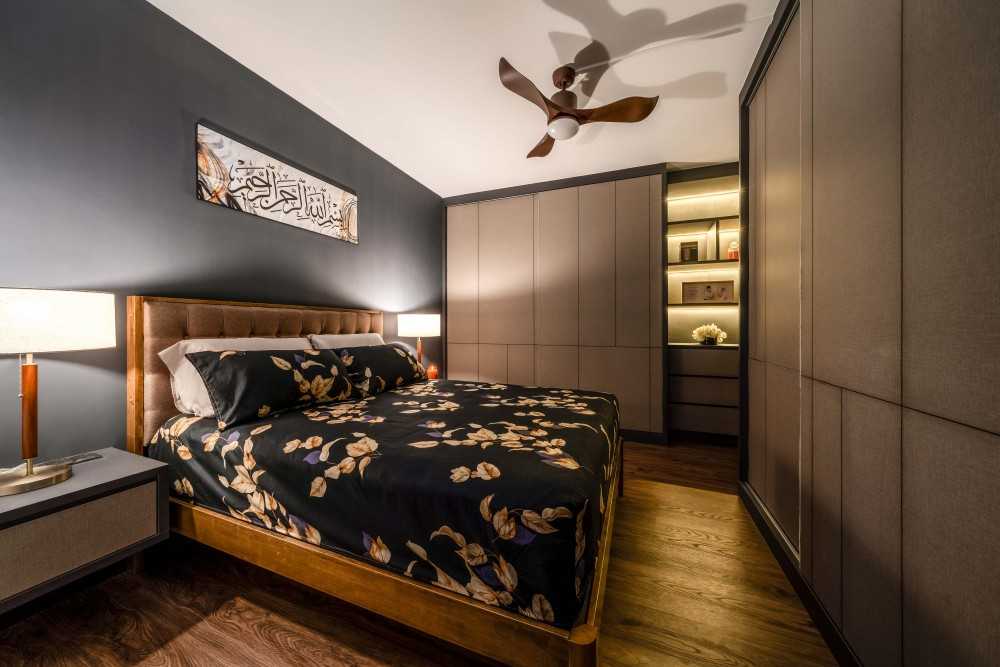 Modern Bedroom with Ceiling Fan and Bedside Table
