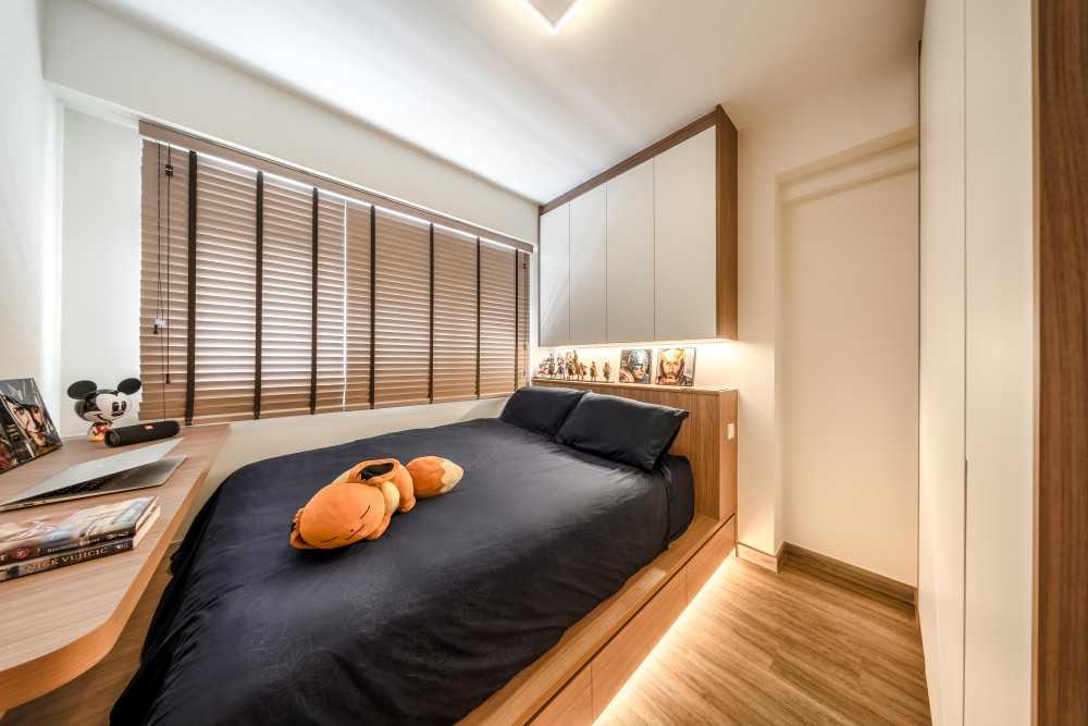 Modern Bedroom with Queen Bed and Bed