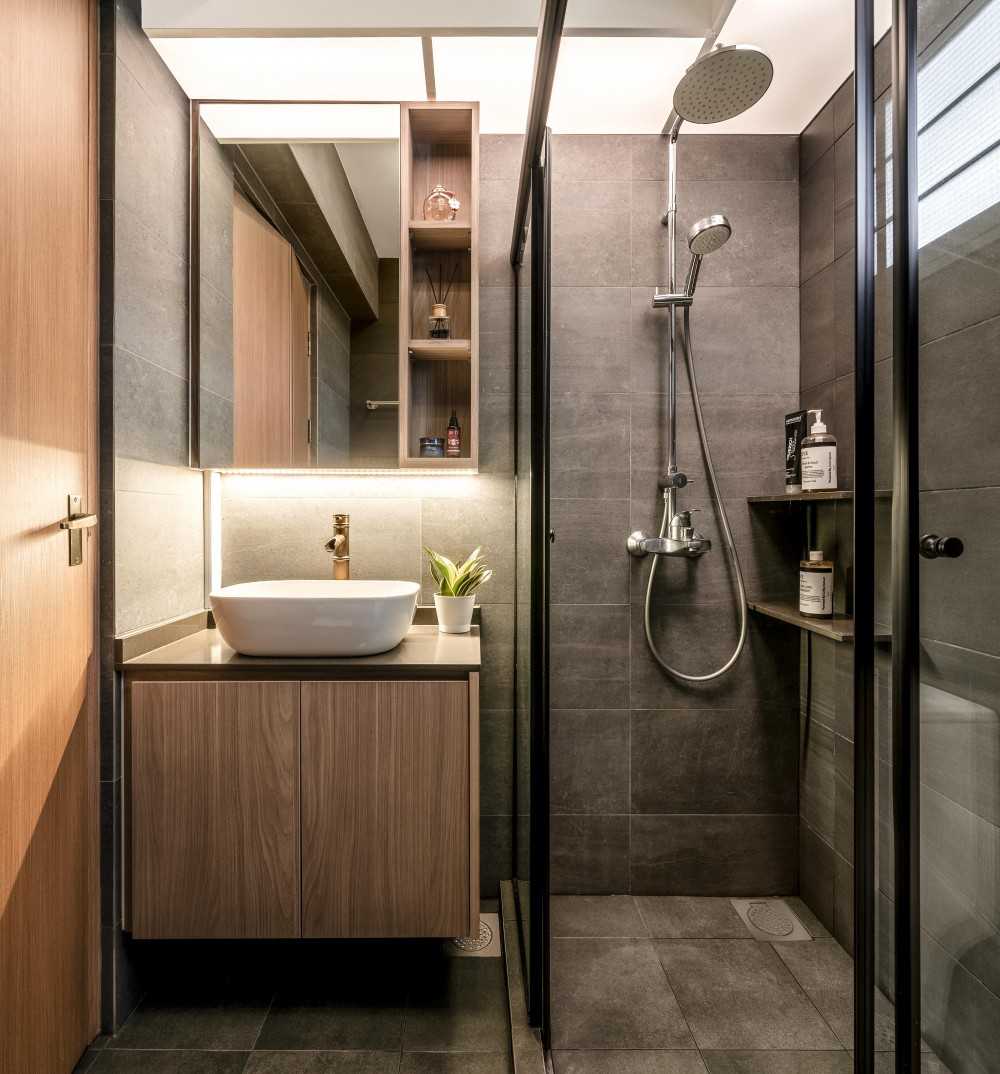 Modern Bathroom with Showers and Flooring
