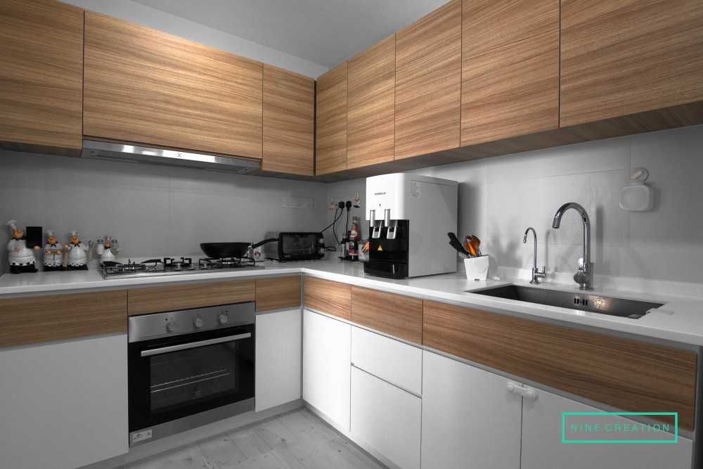 Modern Kitchen with Countertop and Kitchen Backsplash