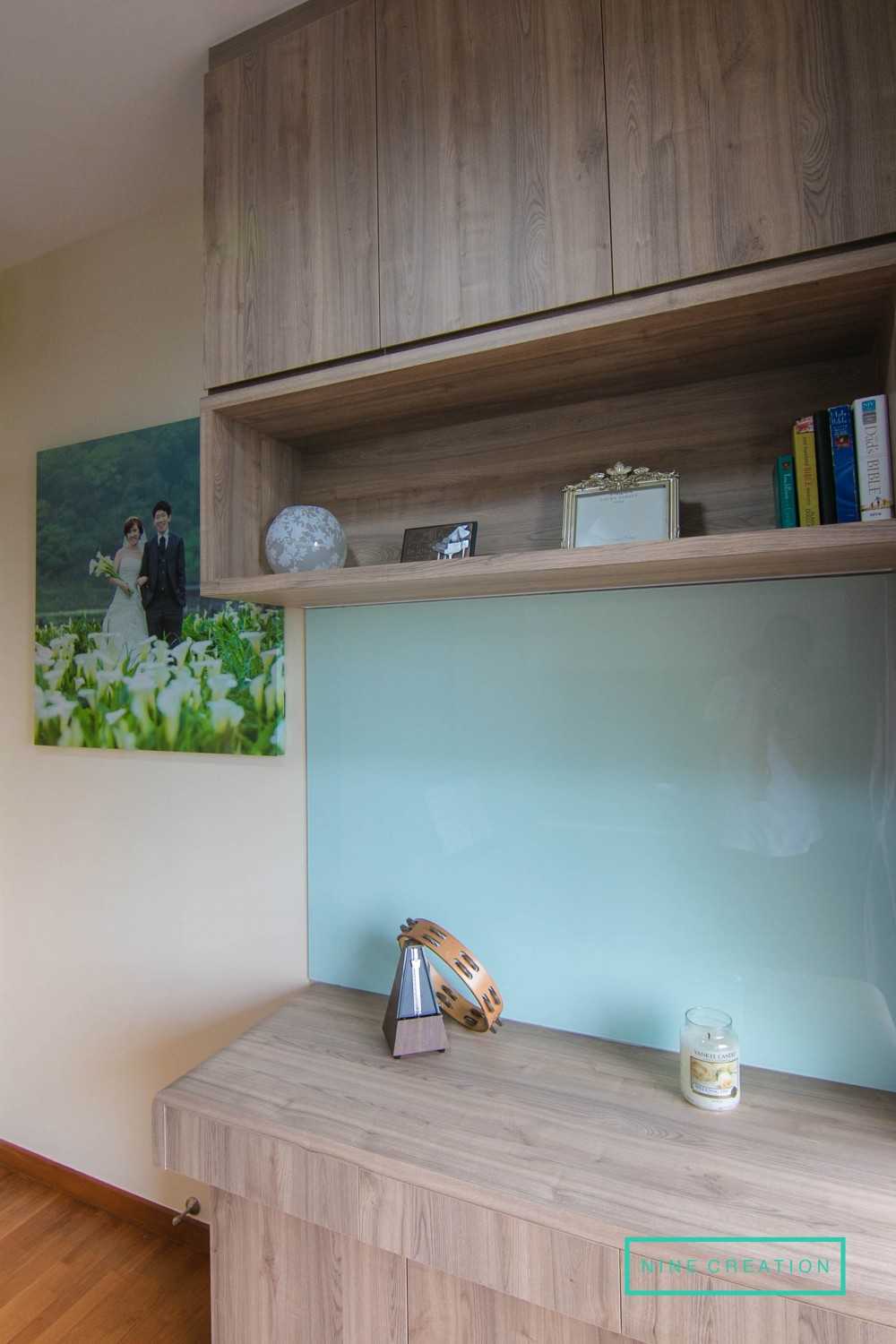 Modern Bedroom with Bookshelf and Desk