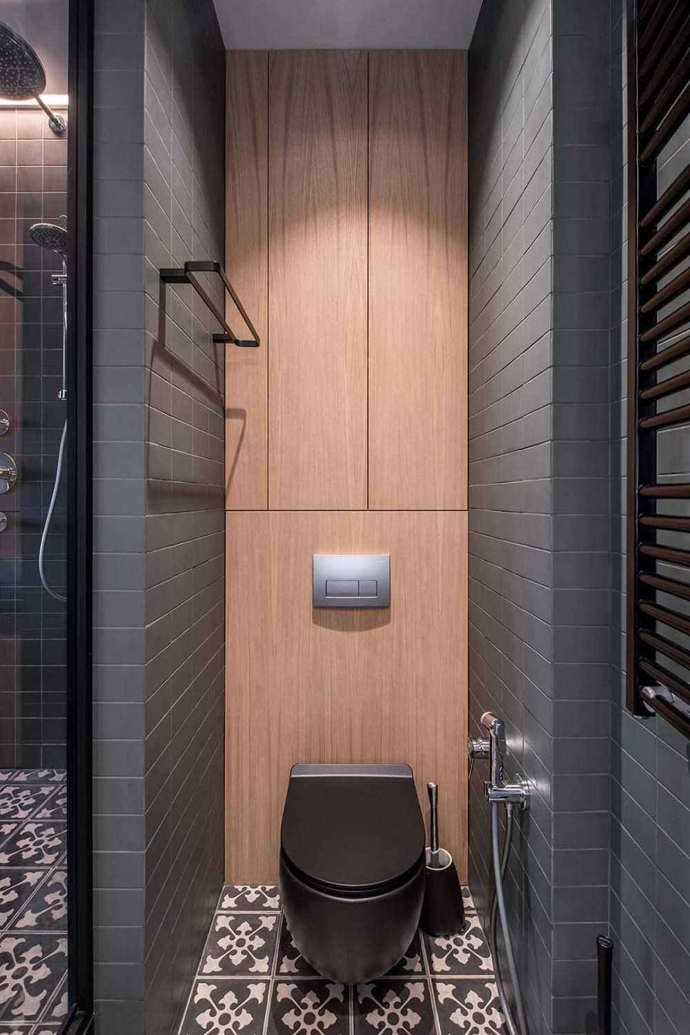 Contemporary Bathroom with Homogeneous Tiles and Mirror