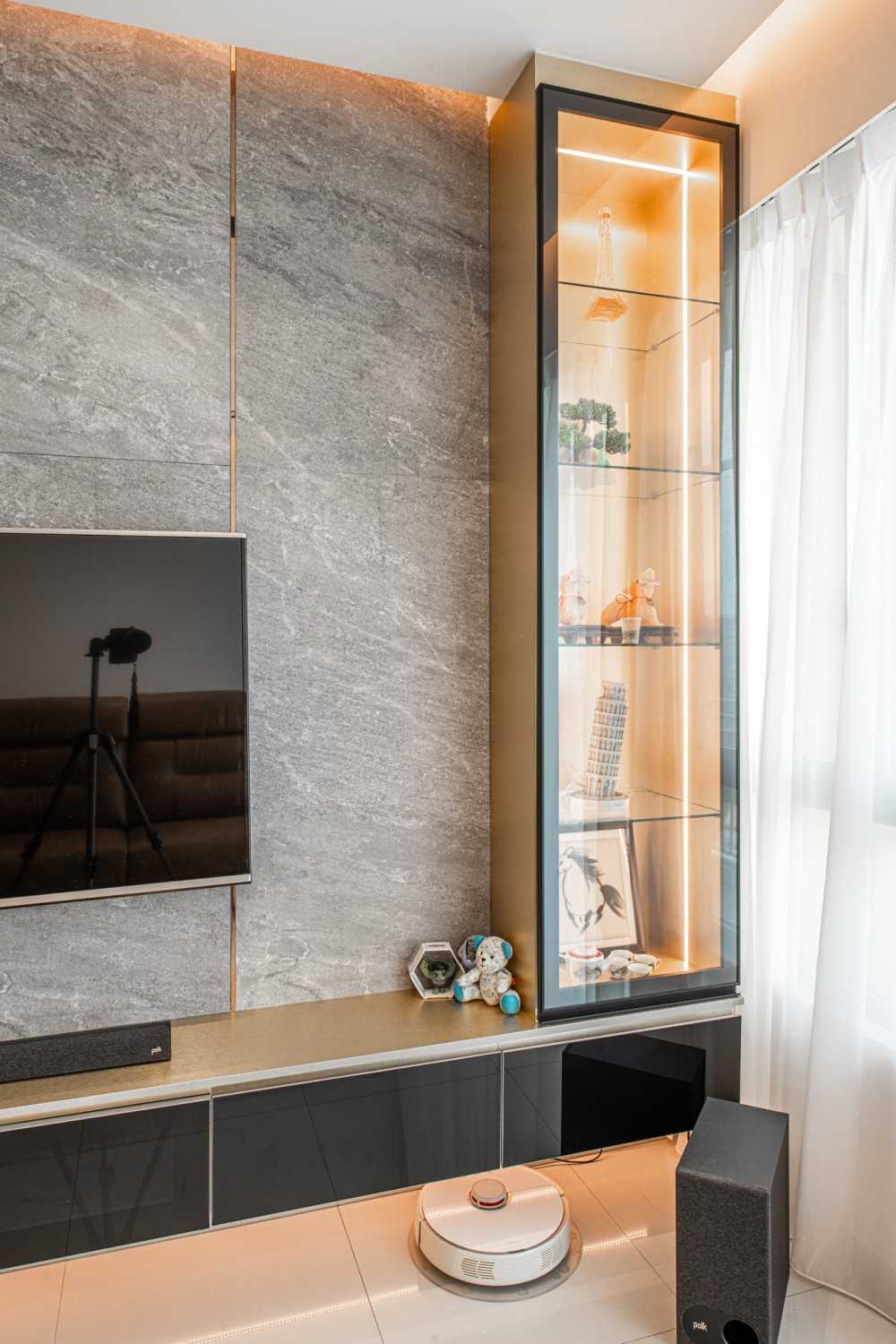 Eclectic Living Room with Feature Wall and Drop Ceiling