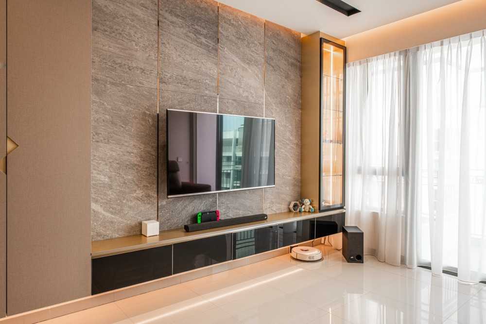 Eclectic Living Room with Feature Wall and Drop Ceiling