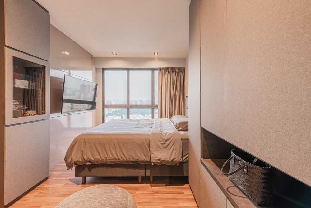 Contemporary Bedroom with Bookshelf and Wardrobe