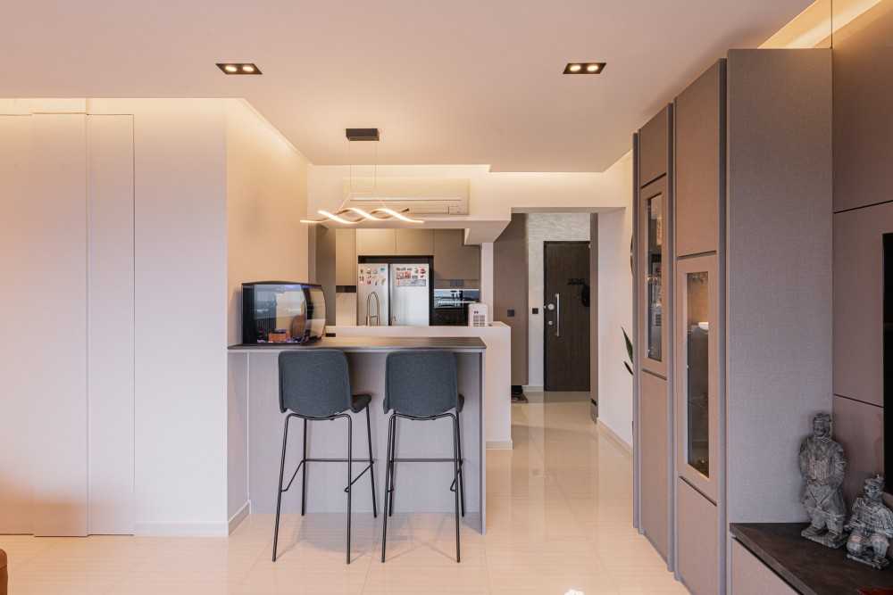 Contemporary Living Room with Bookshelf and Settee