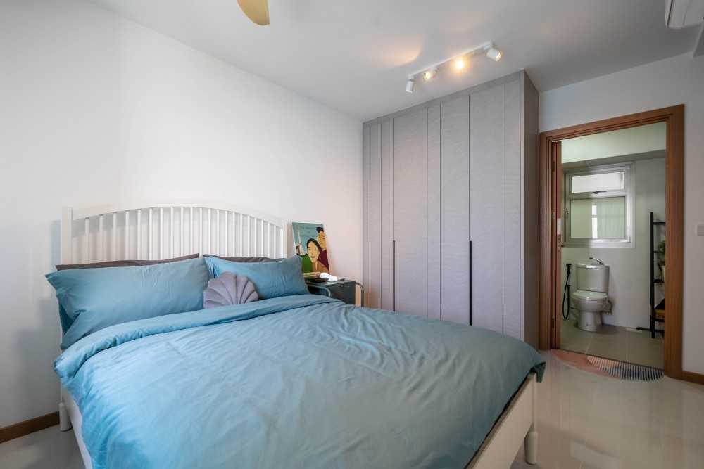 Modern Bedroom with Wardrobe and Sliding Wardrobe