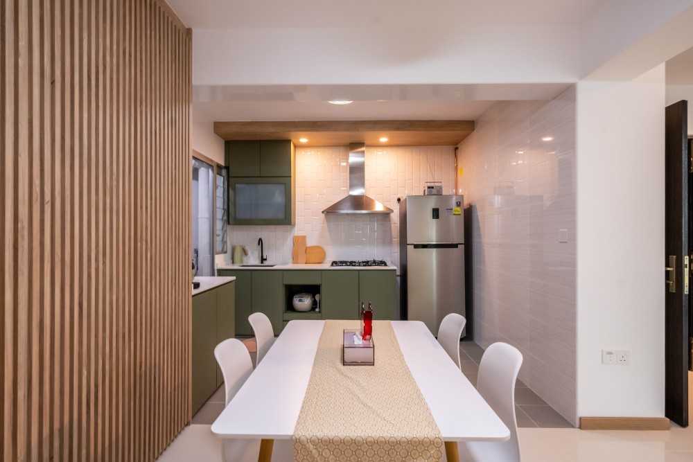 Modern Dining Room with Dining Table and Dining Chairs