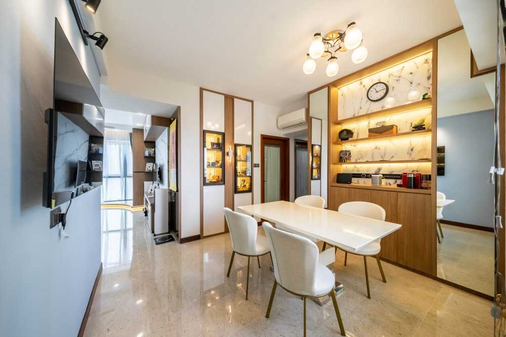 Modern Dining Room with Cove Lighting and Dining Table