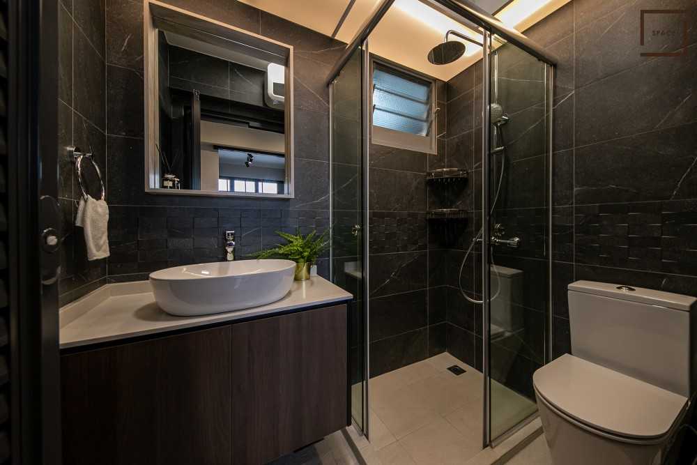 Modern Bathroom with Mirror and Shower Screen