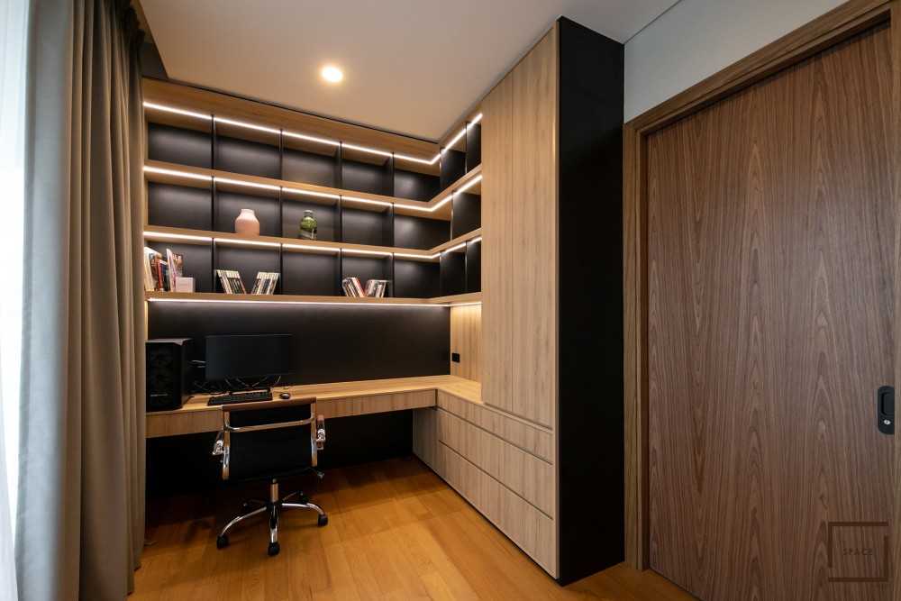 Contemporary Office with Bookshelf and Desk