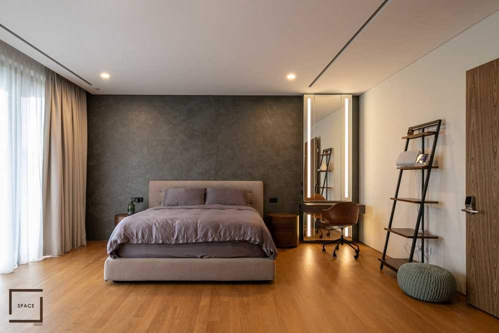 Contemporary Bedroom with Vinyl Flooring and Wardrobe