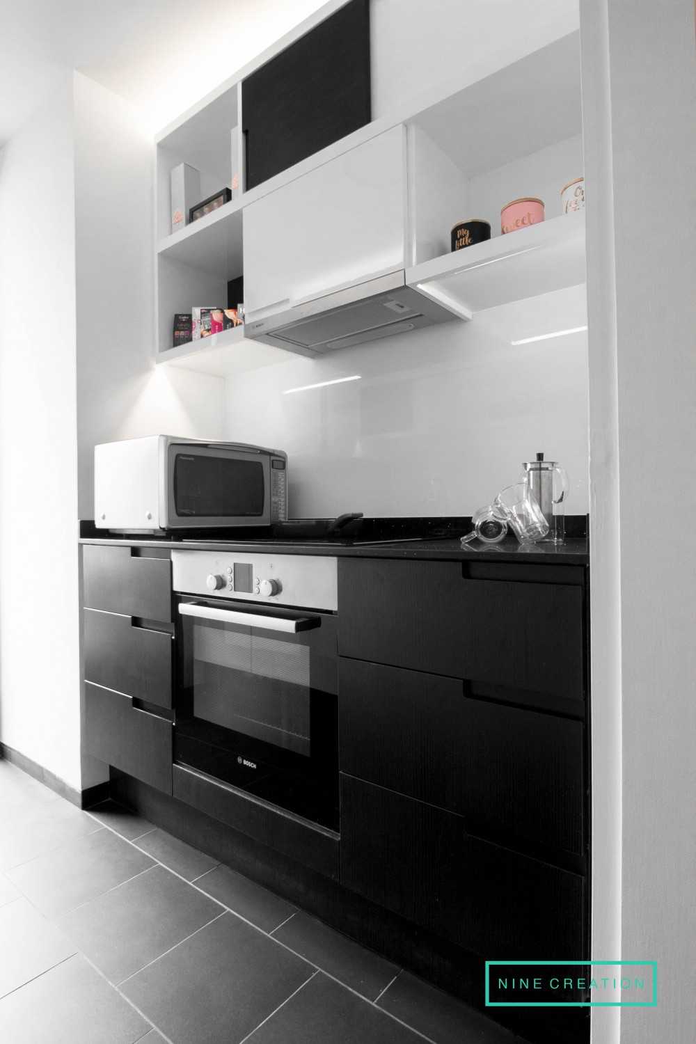Modern Kitchen with Cupboard and Open Kitchen