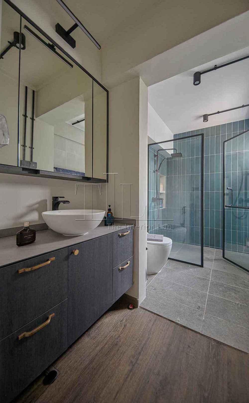Eclectic Bathroom with Mirror and Shower Screen