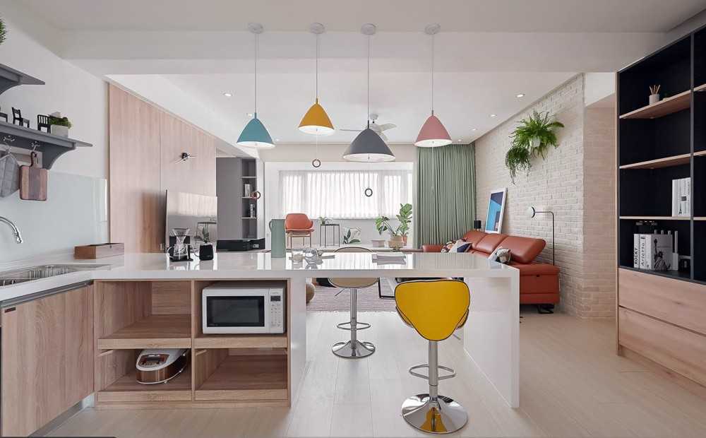 Contemporary Kitchen with Countertop and Vinyl Flooring
