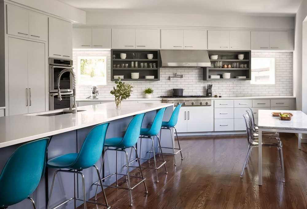 Transitional Kitchen with Countertop and Homogeneous Tiles