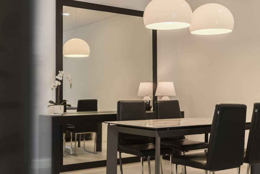 Minimalist Dining Room with Dining Table and Dining Chairs