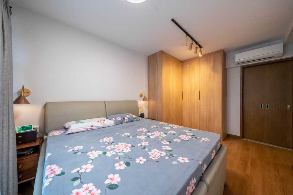 Scandinavian Bedroom with Vinyl Flooring and Wood Flooring