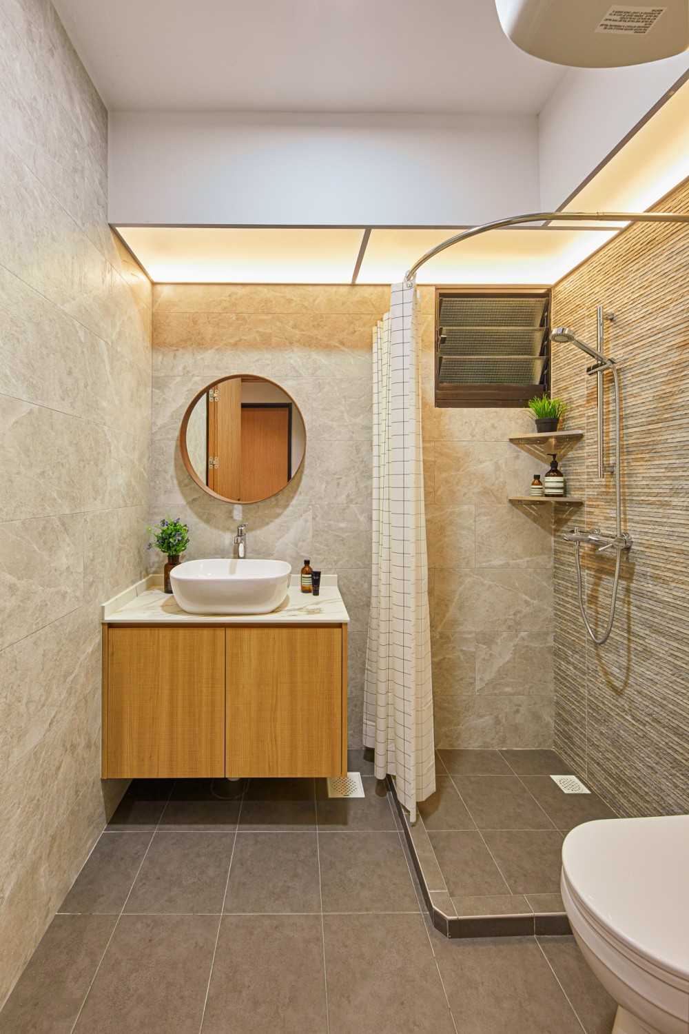 Eclectic Bathroom with Countertop and Homogeneous Tiles