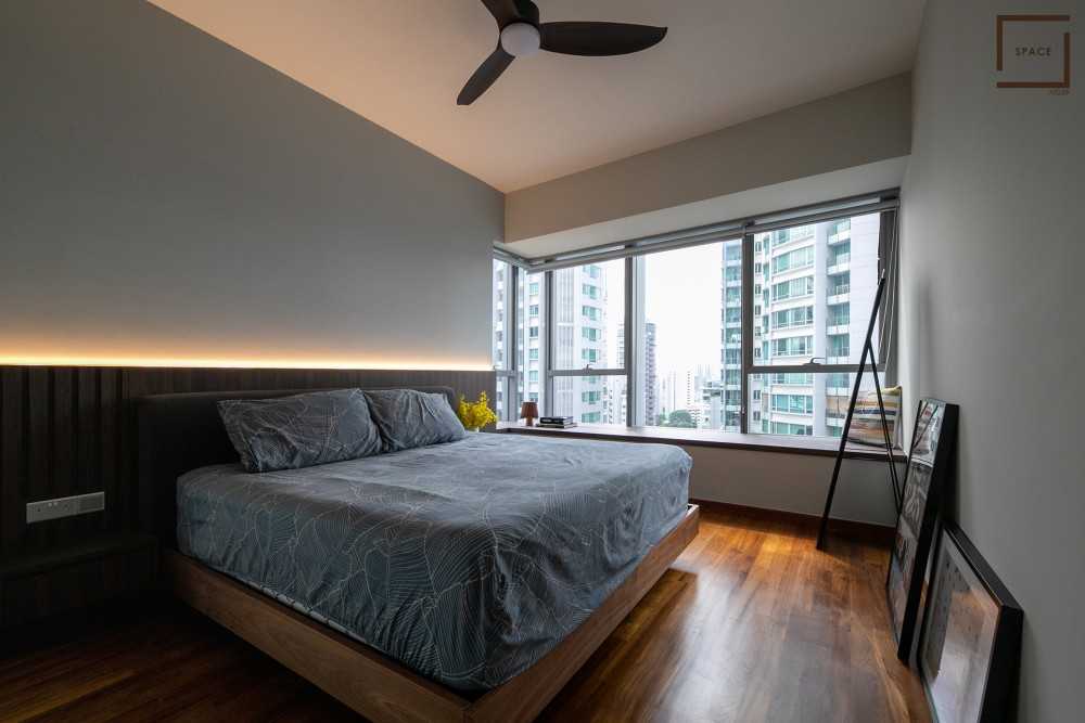 Contemporary Bedroom with Vinyl Flooring and Wardrobe