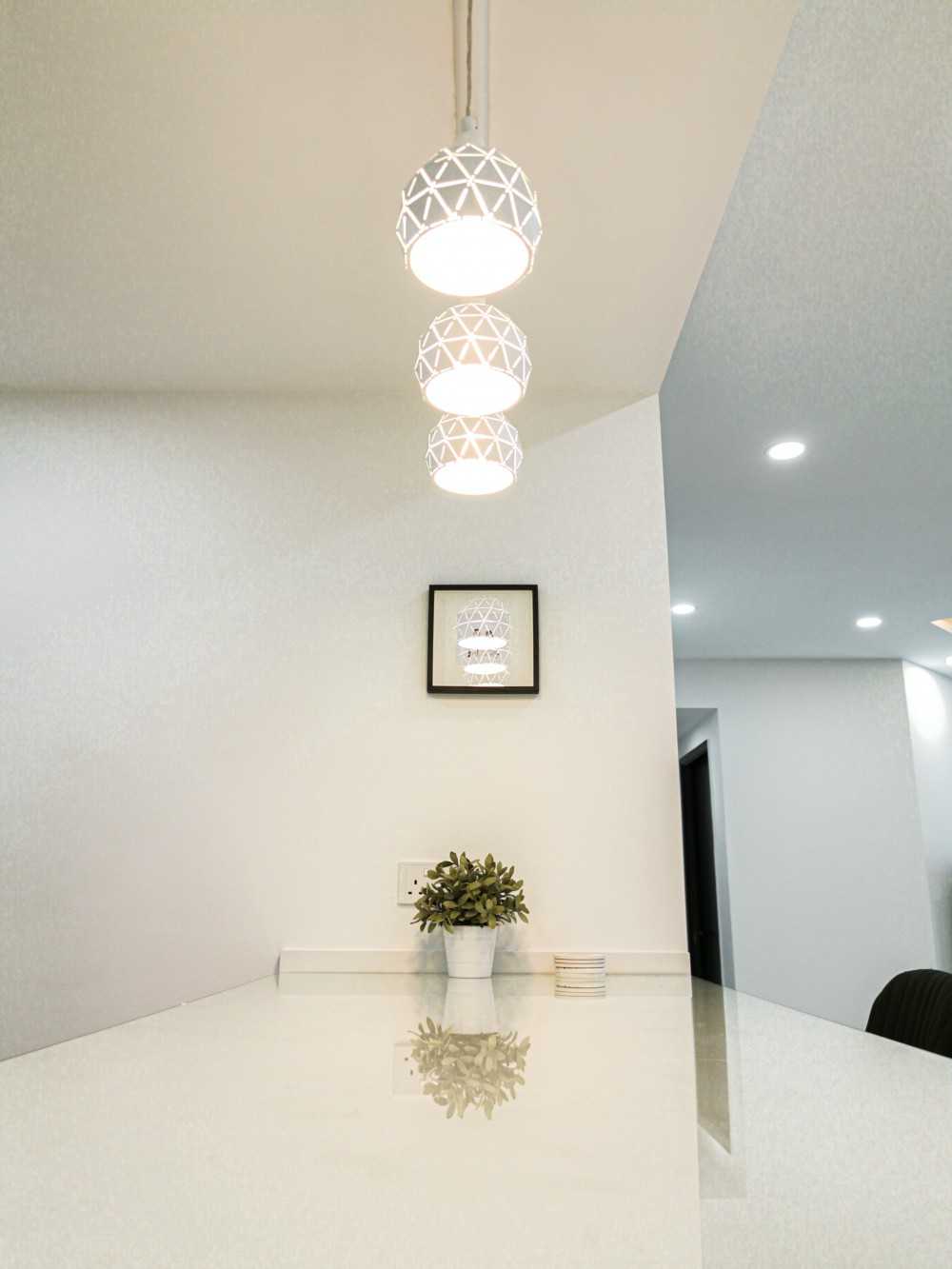 Modern Home Bar with Countertop and Bar Counter