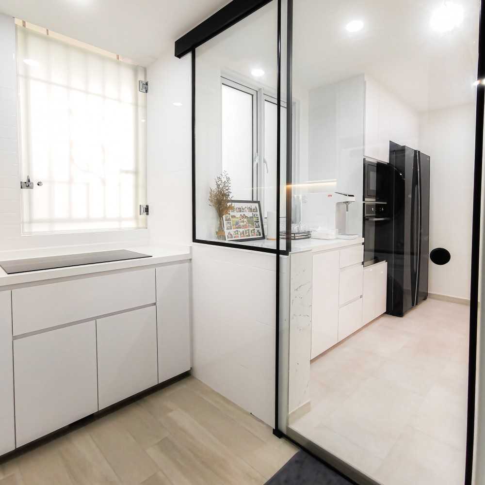 Modern Kitchen with Open Kitchen and Breakfast Counter
