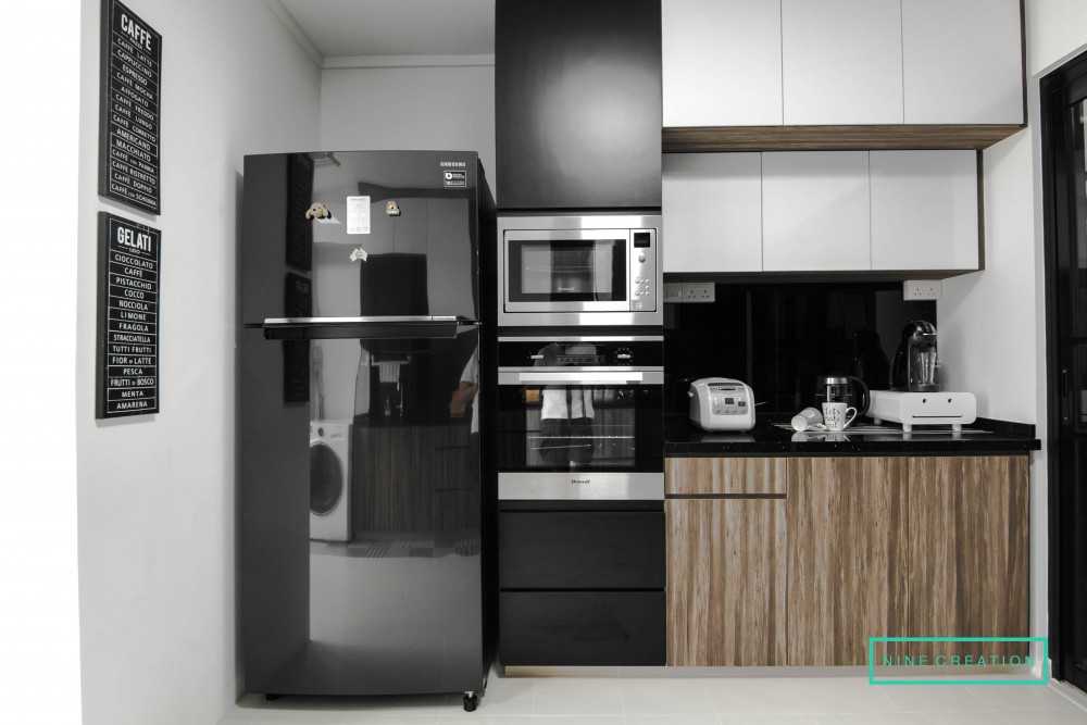 Scandinavian Kitchen with Countertop and Homogeneous Tiles