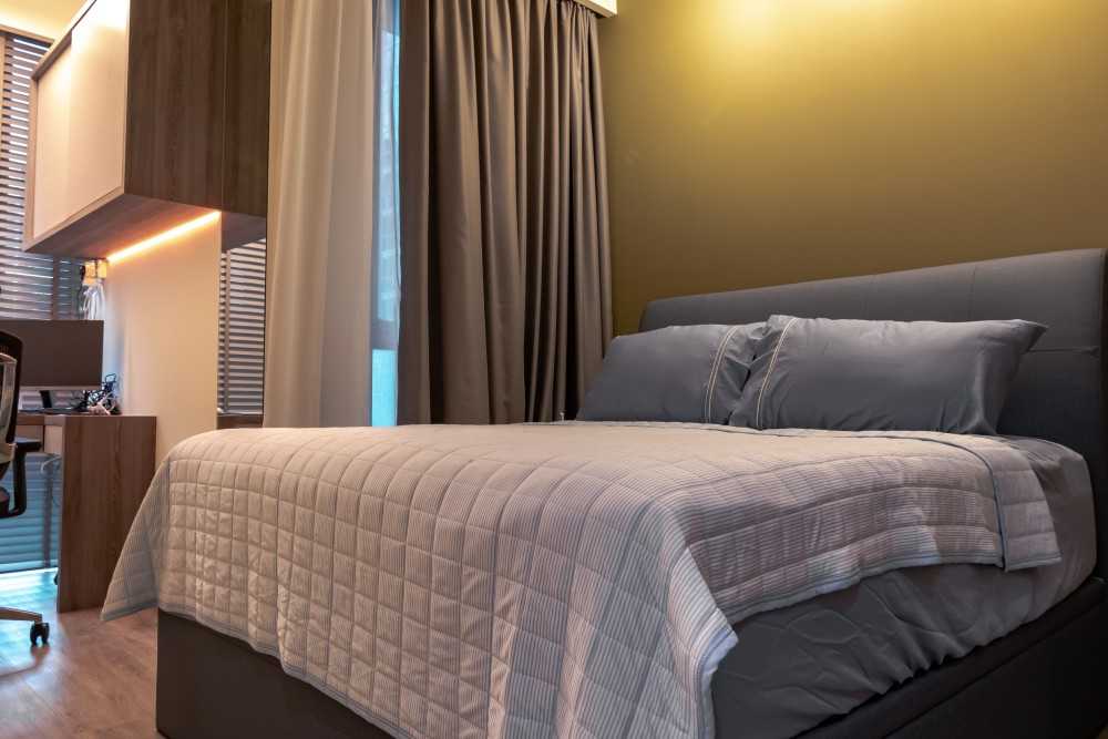 Modern Bedroom with Bed and Lighting