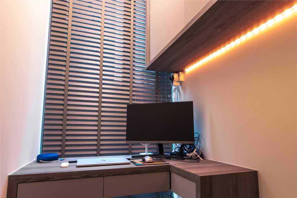 Modern Bedroom with Bookshelf and Lighting
