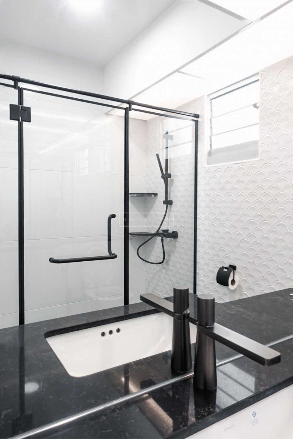 Modern Bathroom with Mirror and Bathroom Storage
